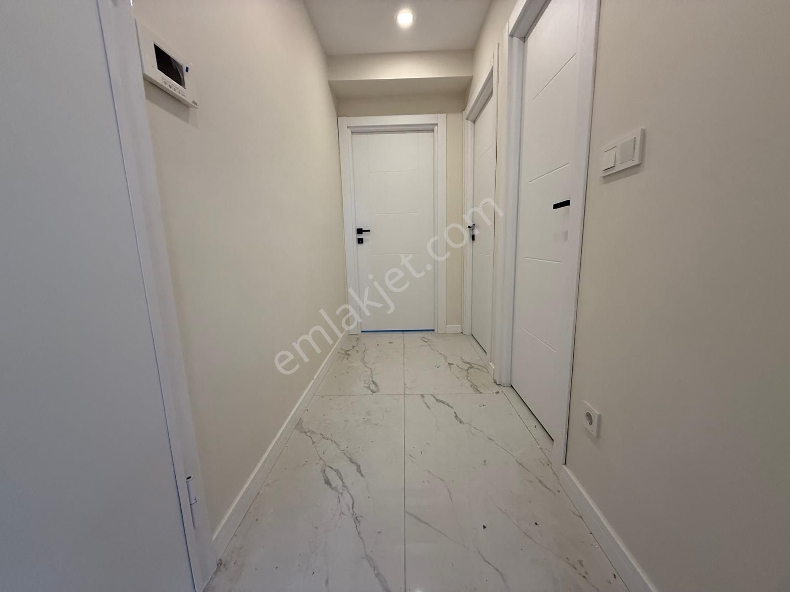 İstanbul House'dan B.evler'de Sıfır Binada 2+1 Bahçe Katı Daire - Görsel 17