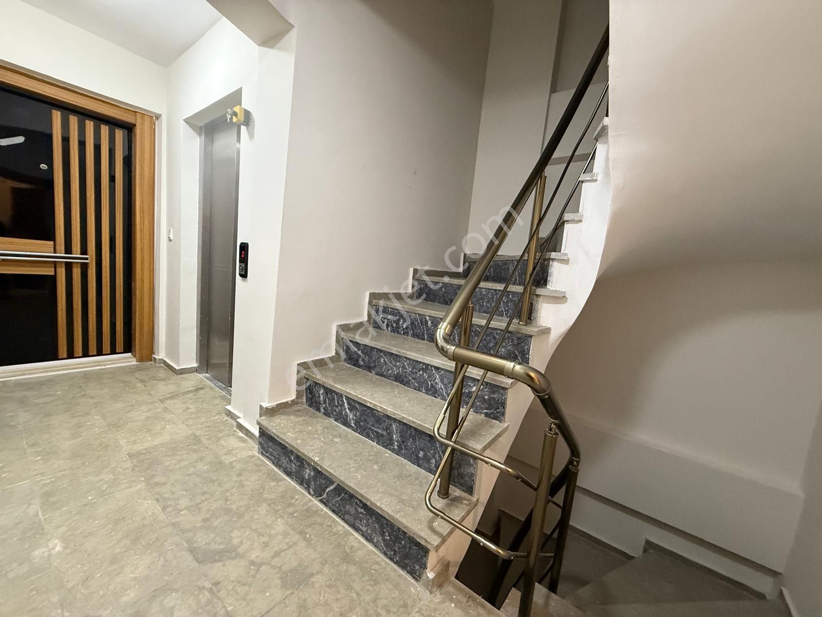 İstanbul House'dan B.evler'de Sıfır Binada 2+1 Bahçe Katı Daire - Görsel 19