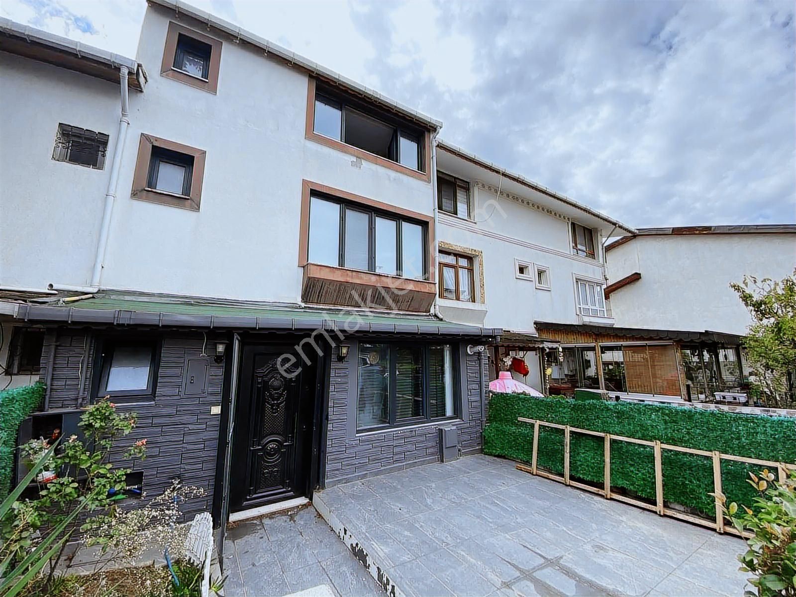 Aydınlar Sitesi Satılık Lüks Tadilatlı Deniz Manzaralı 4+2 Villa - Görsel 11