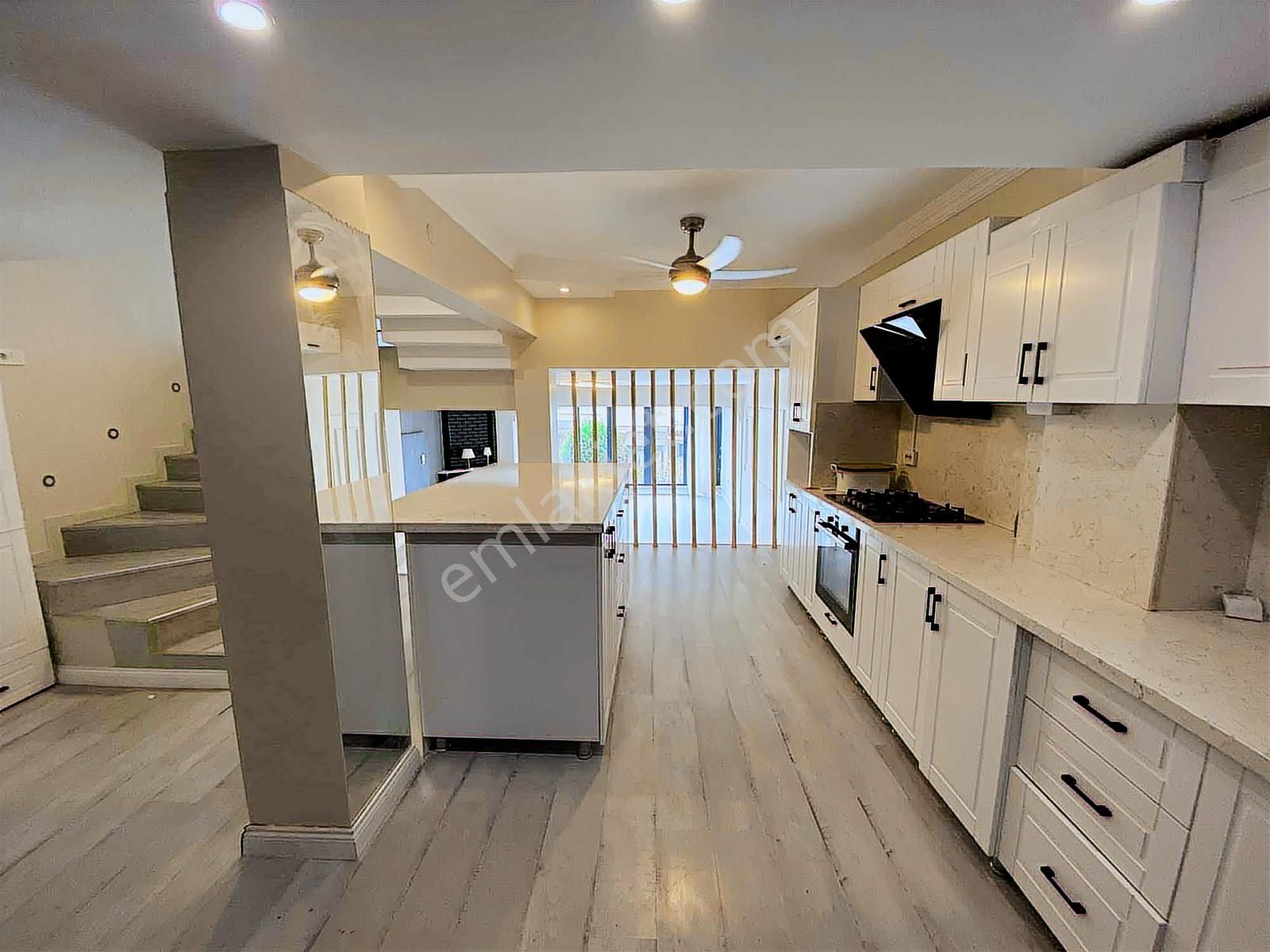 Aydınlar Sitesi Satılık Lüks Tadilatlı Deniz Manzaralı 4+2 Villa - Görsel 23