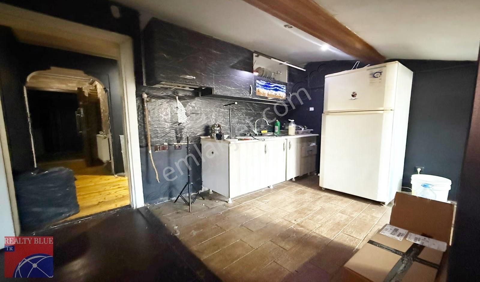 Sarıgazi Meclis Mah. Metronun Dibinde Avm Okul Otobana Yakın 2+1 - Görsel 24