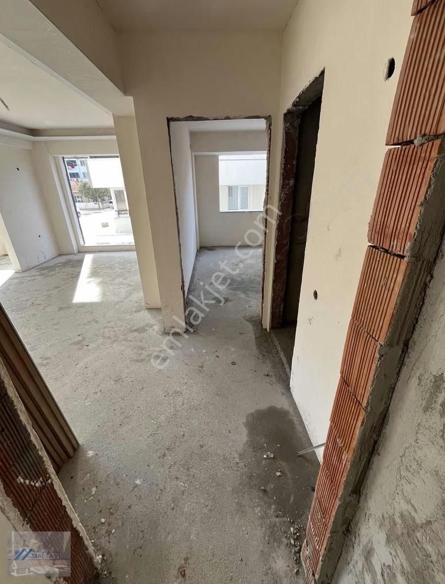 Maltadan 600 Evlerde 1+1 Satılık Daire - Görsel 3