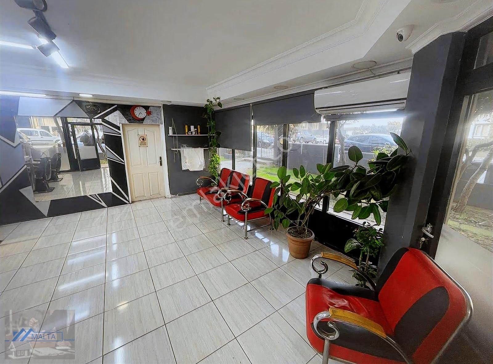 Malta'dan Mehmetçik Caddesi Üzeri Devren Kiralık Berber - Görsel 14