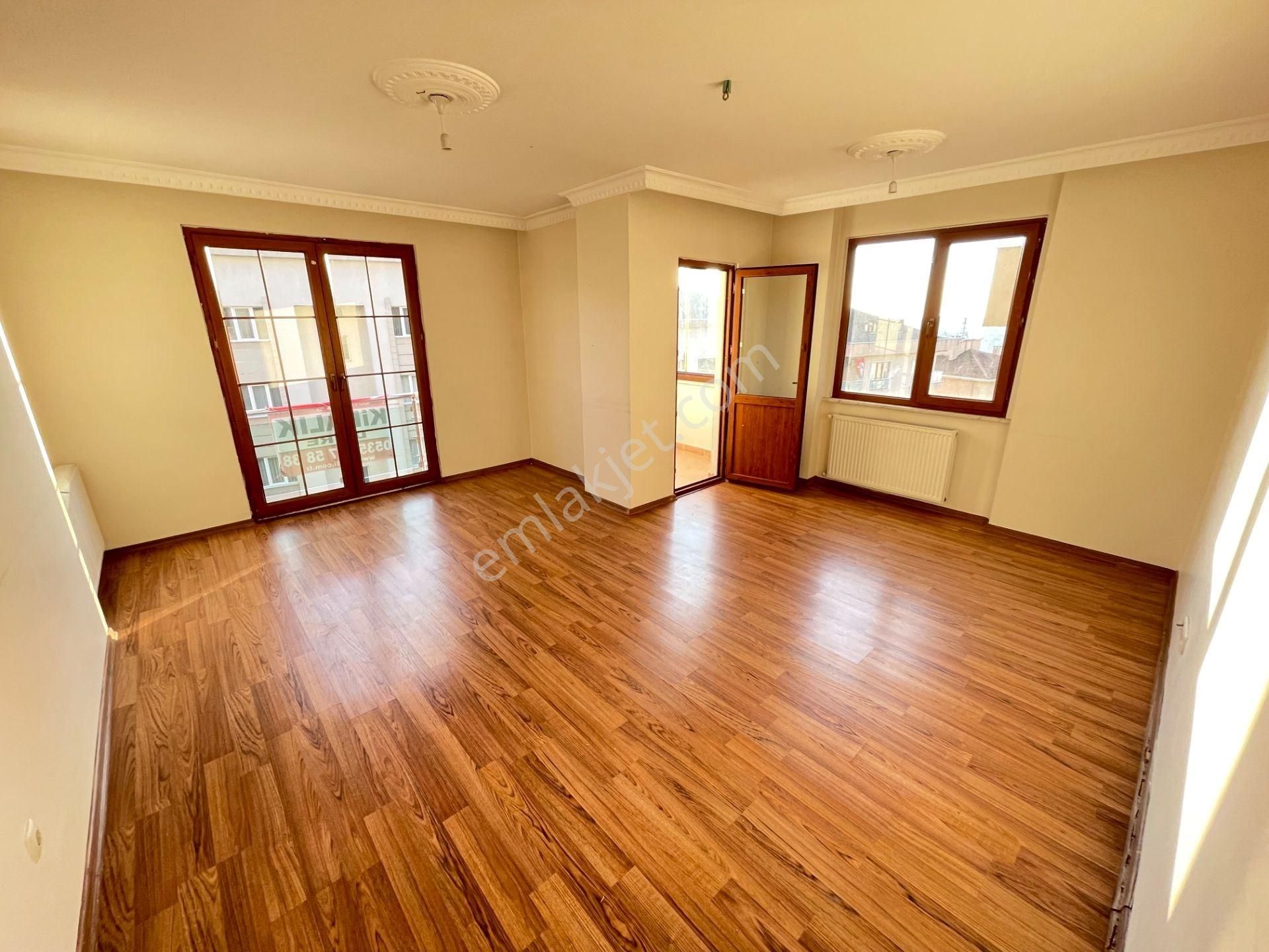 Ataşehir İnönü'de Yeditepe Ünv. Yakın Balkonlu Temiz 3+1 Kiralık