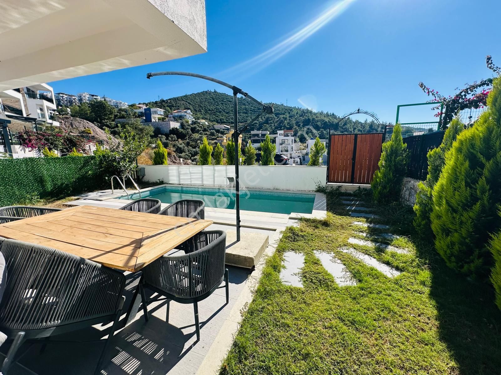 Bodrum'a Sadece 30 Dk Uzaklıkta Güllük Satılık Tripleks Villa - Görsel 9