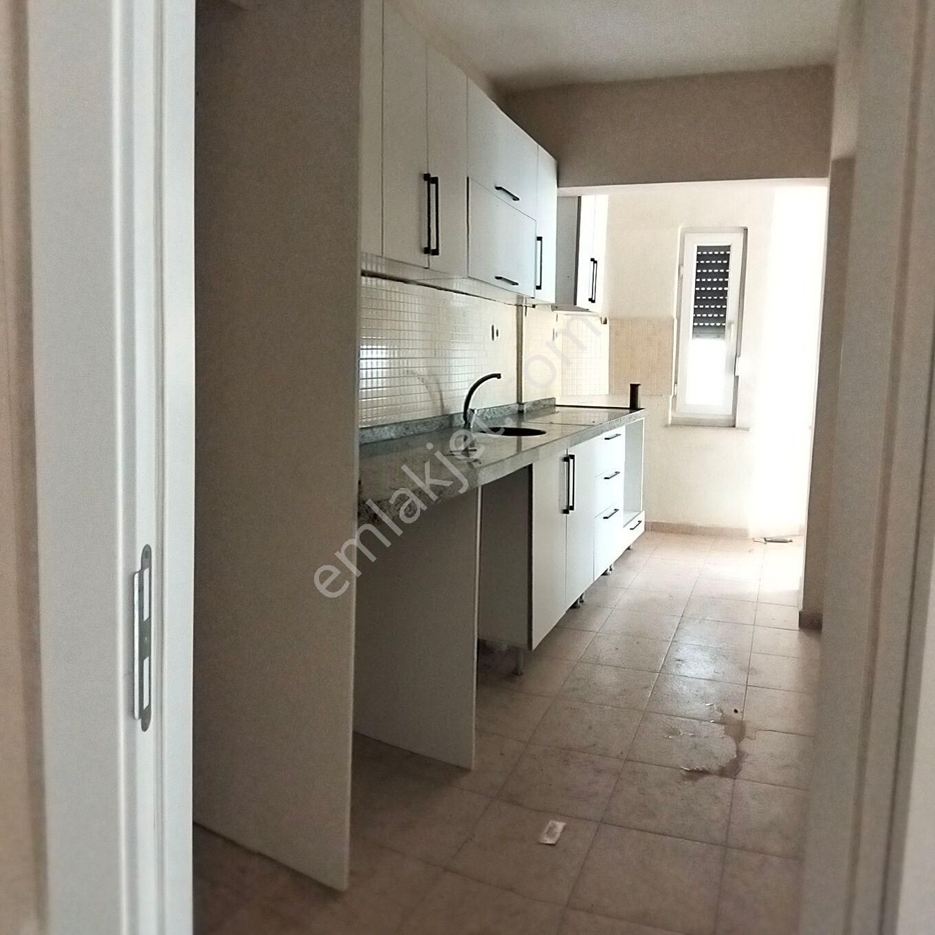 Sarıkızda Giriş Üstü Ön Cephe 2+1 Devamlı Kiralık Daire - Görsel 30