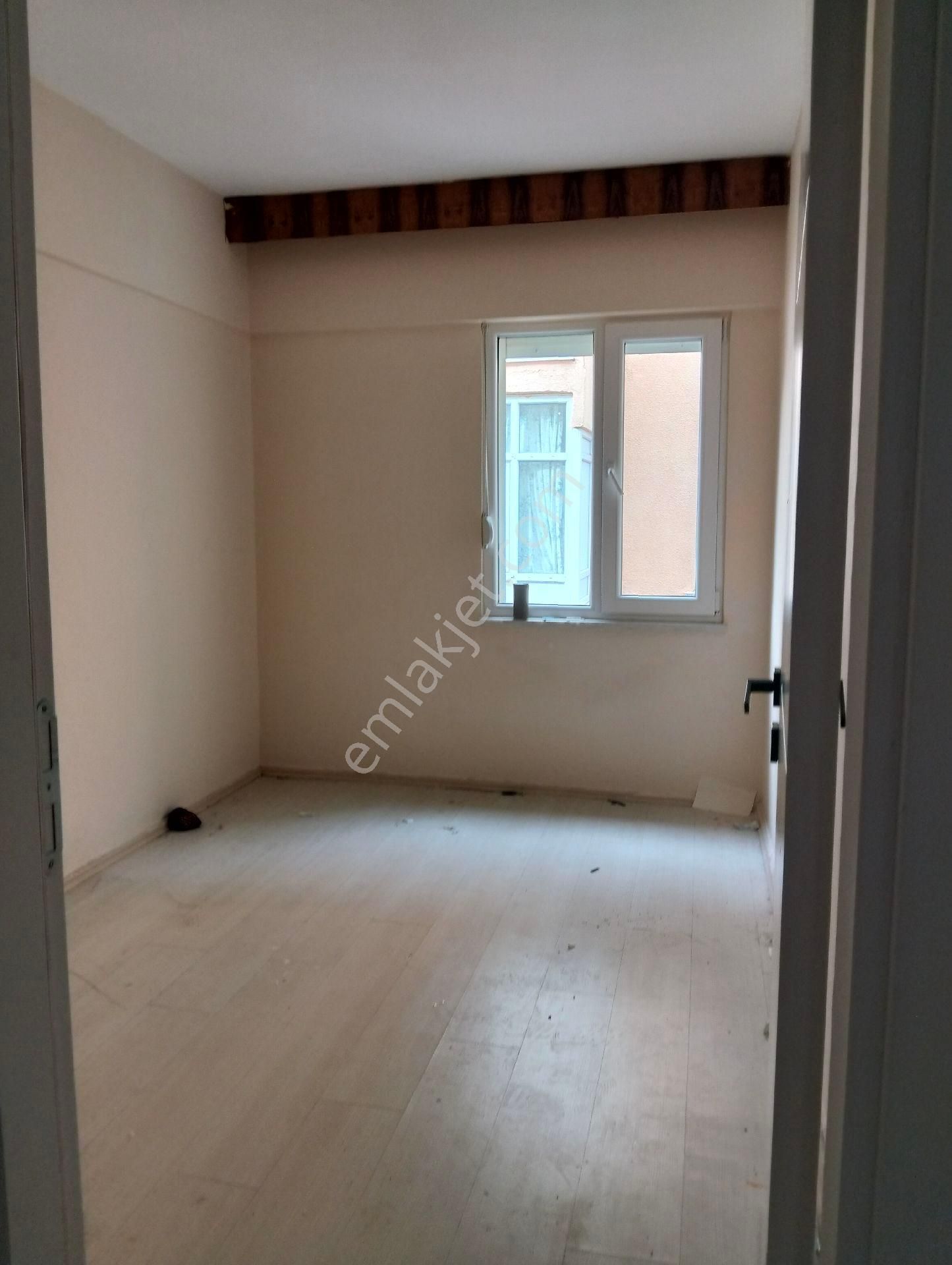 Sarıkızda Giriş Üstü Ön Cephe 2+1 Devamlı Kiralık Daire - Görsel 25