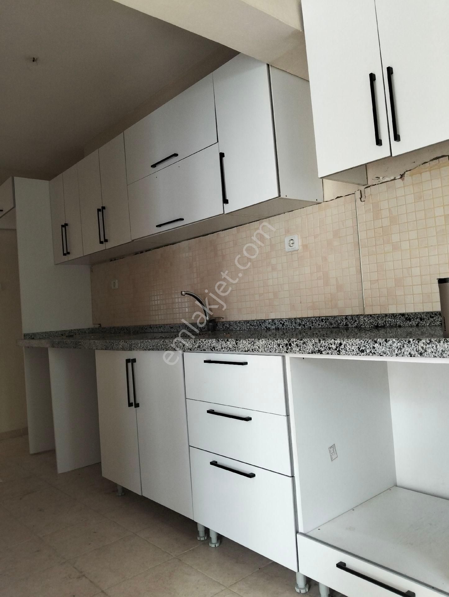 Sarıkızda Giriş Üstü Ön Cephe 2+1 Devamlı Kiralık Daire - Görsel 27