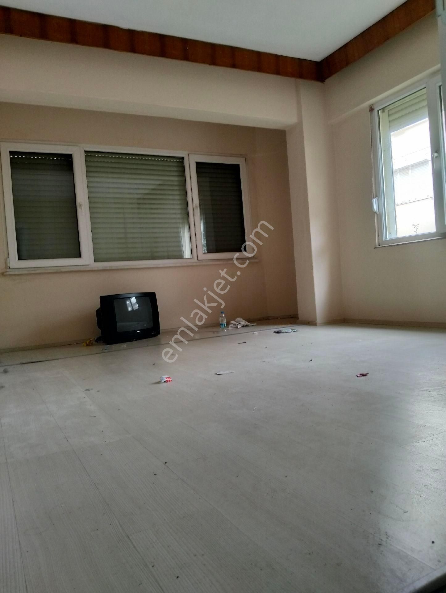 Sarıkızda Giriş Üstü Ön Cephe 2+1 Devamlı Kiralık Daire - Görsel 21