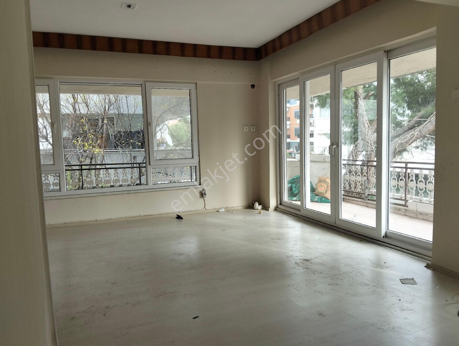 Sarıkızda Giriş Üstü Ön Cephe 2+1 Devamlı Kiralık Daire - Görsel 3