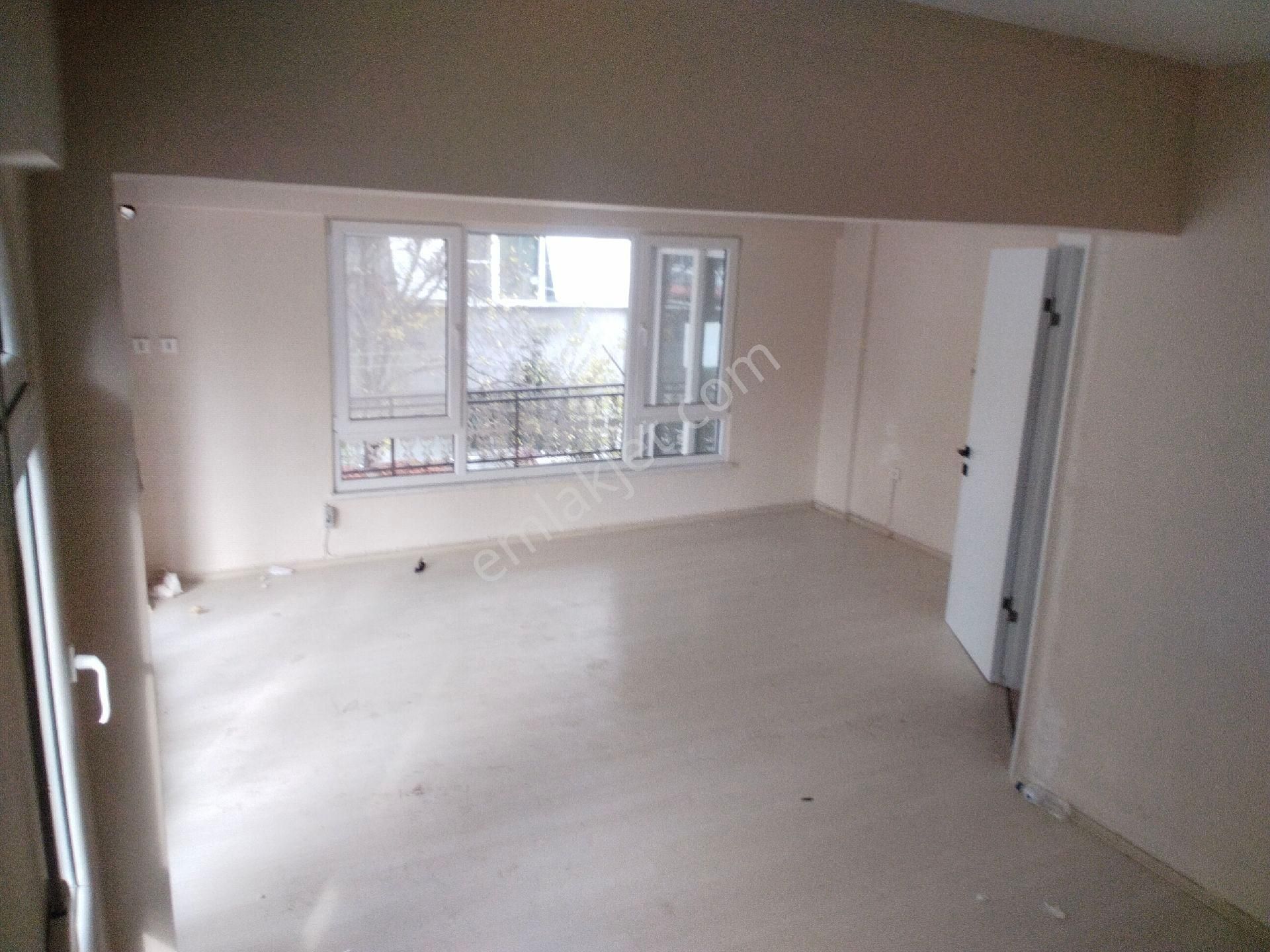 Sarıkızda Giriş Üstü Ön Cephe 2+1 Devamlı Kiralık Daire - Görsel 5