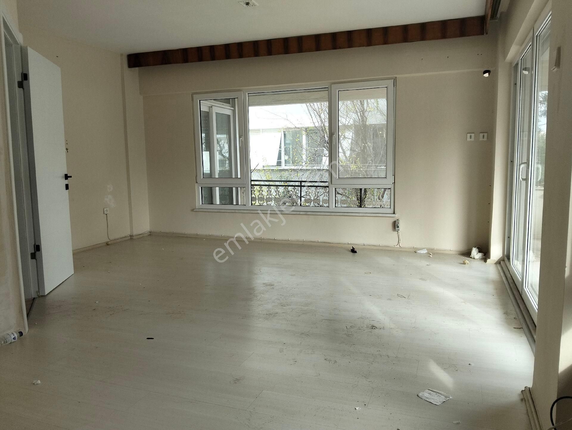 Sarıkızda Giriş Üstü Ön Cephe 2+1 Devamlı Kiralık Daire - Görsel 2