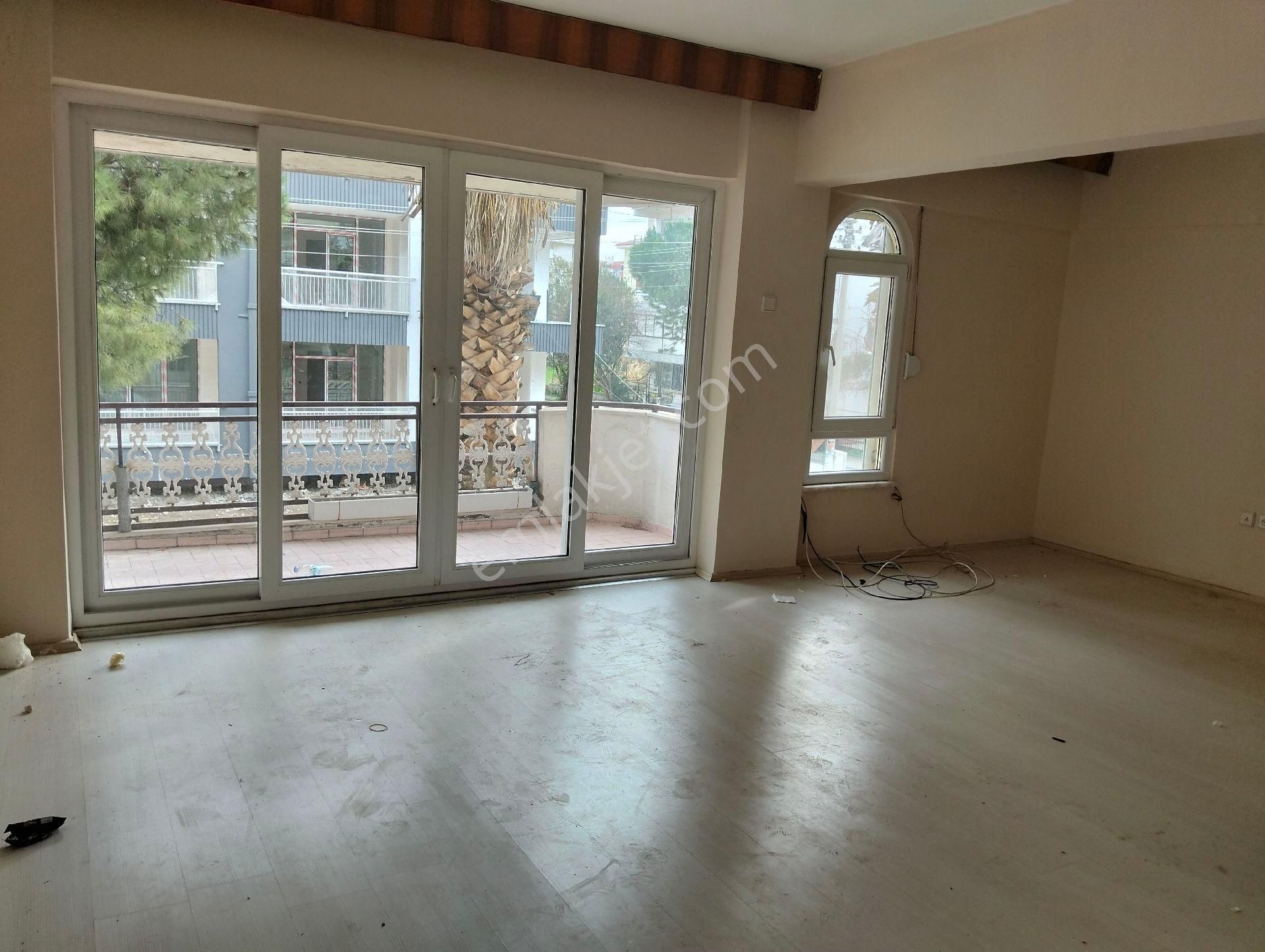 Sarıkızda Giriş Üstü Ön Cephe 2+1 Devamlı Kiralık Daire - Görsel 8