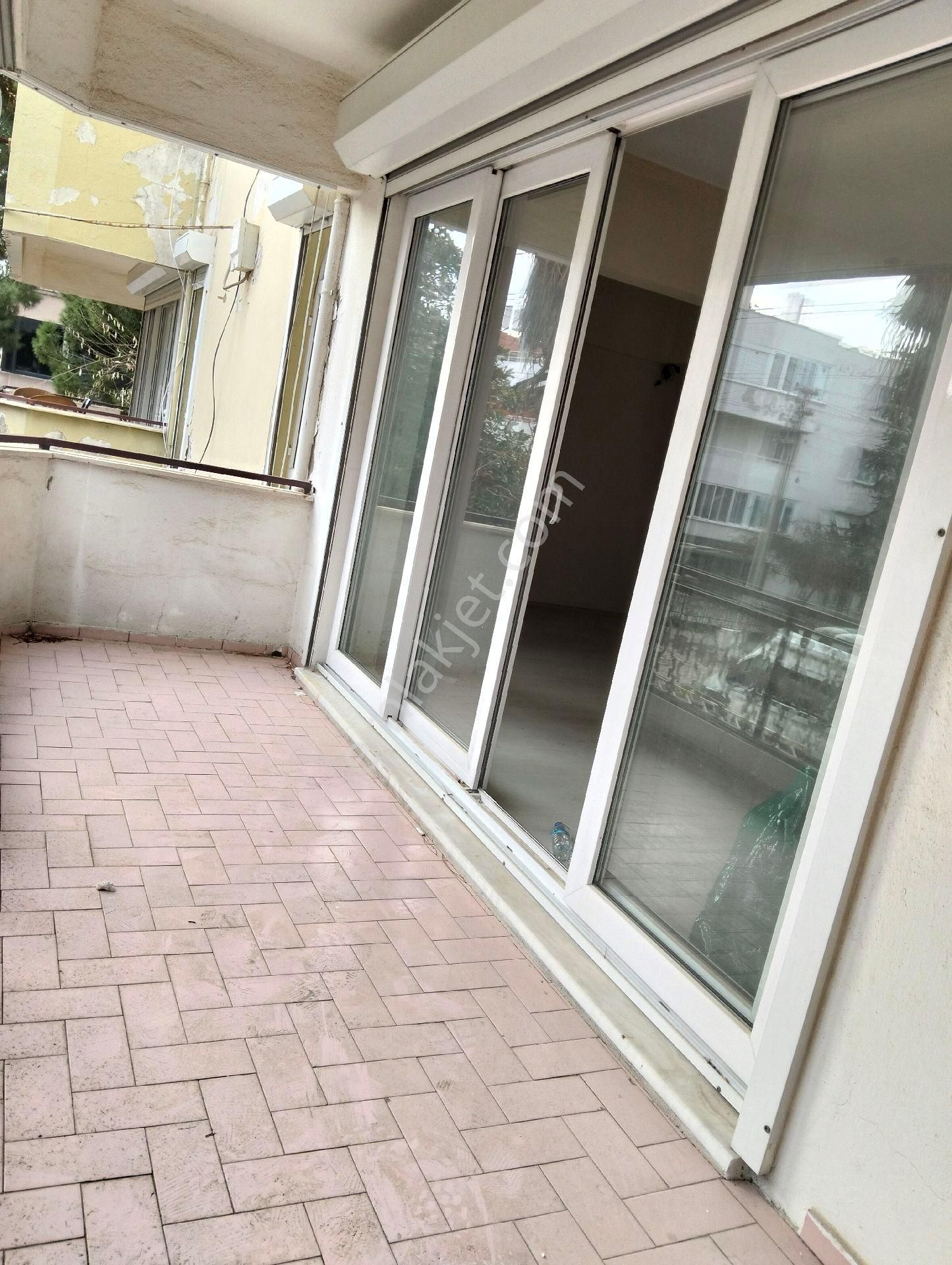 Sarıkızda Giriş Üstü Ön Cephe 2+1 Devamlı Kiralık Daire - Görsel 35