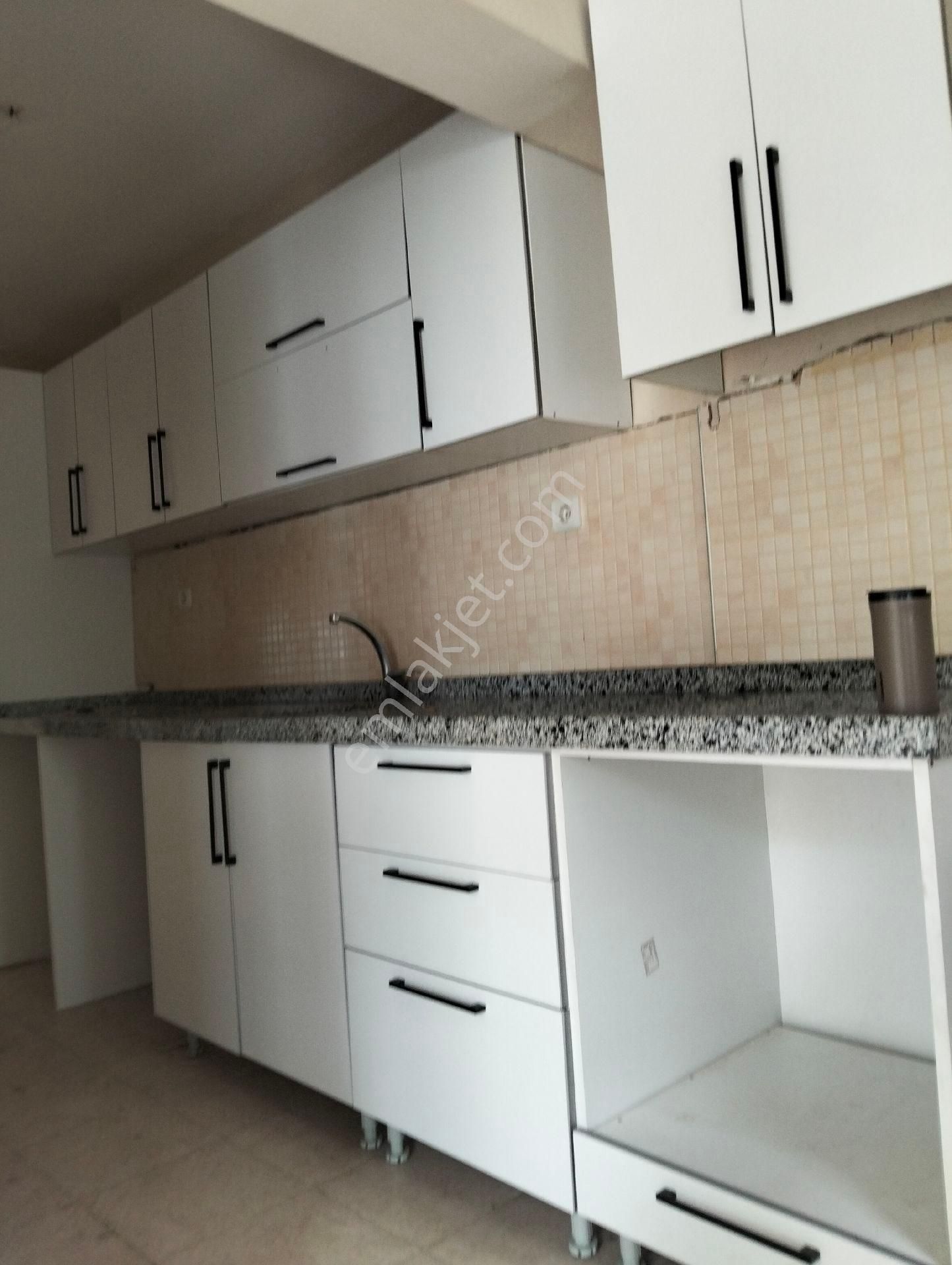 Sarıkızda Giriş Üstü Ön Cephe 2+1 Devamlı Kiralık Daire - Görsel 26
