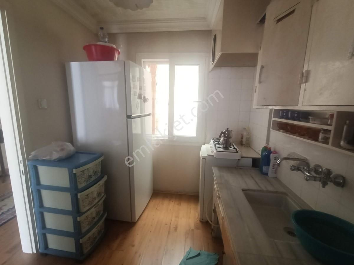 Karşıyaka Çarşıda 2 Balkonlu Acil Satılık 2+1 Daire - Görsel 13