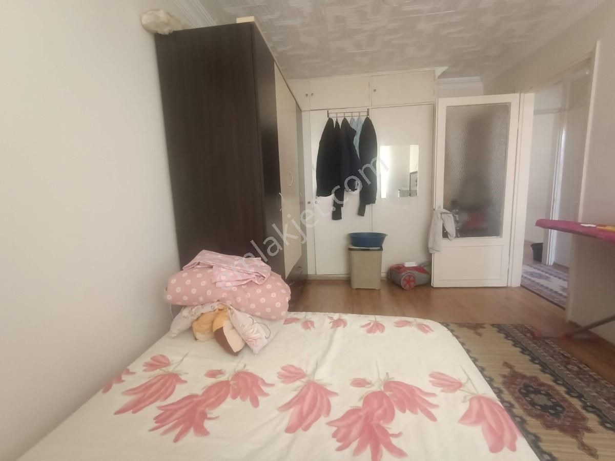 Karşıyaka Çarşıda 2 Balkonlu Acil Satılık 2+1 Daire - Görsel 27