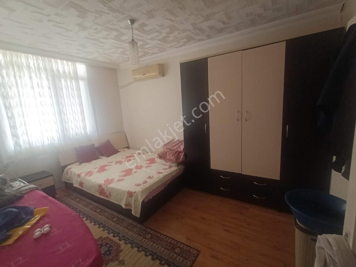 Karşıyaka Çarşıda 2 Balkonlu Acil Satılık 2+1 Daire - Görsel 8