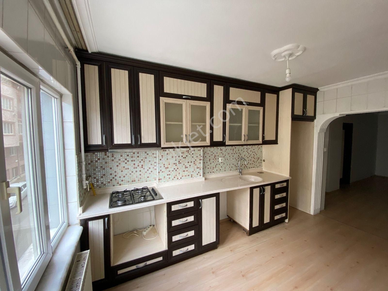 Teferrüçte Çamlık Parkı Altı | Asansörlü Geniş 3+1 Kiralık Daire - Görsel 5