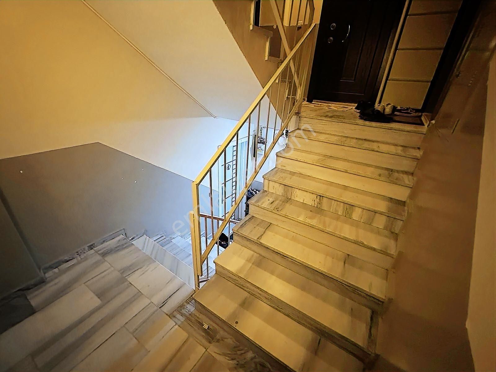 Teleferik Piremir'de Bakımlı 3+1 Geniş Daire - 145 M² - Görsel 7