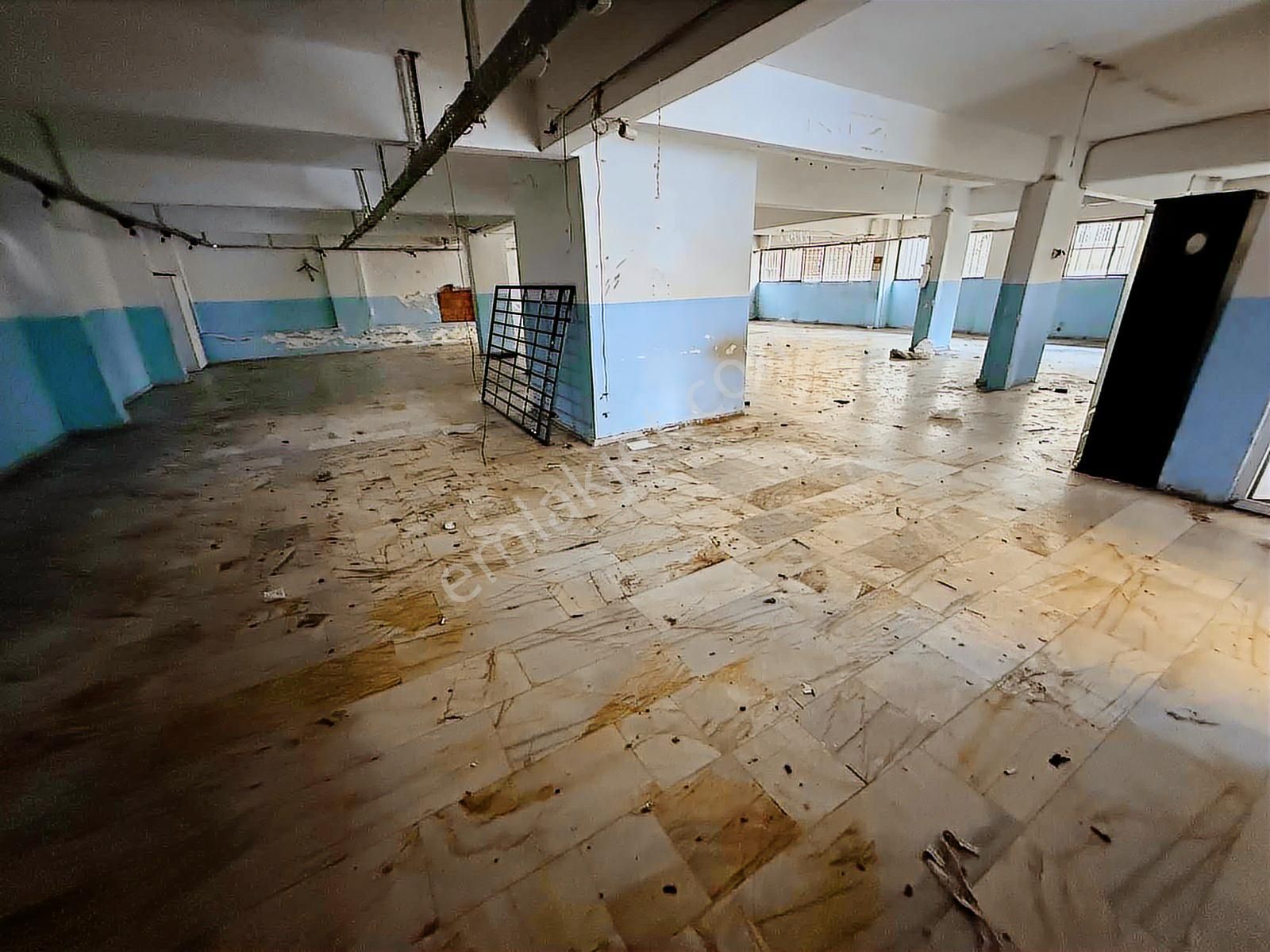 Metro Gayrimenkulden Mithatpaşa Caddesinde 400m Dükkan - Görsel 13