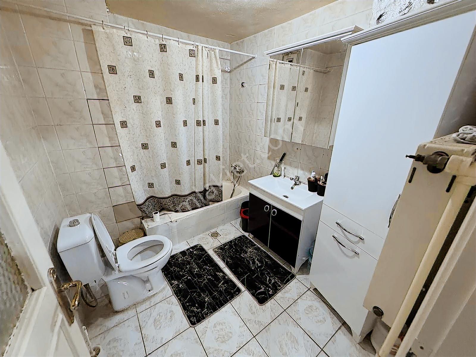 Metro Gayrimenkulden Okmeydanında Cadde Üzeri Asansörlü 2+1 - Görsel 3