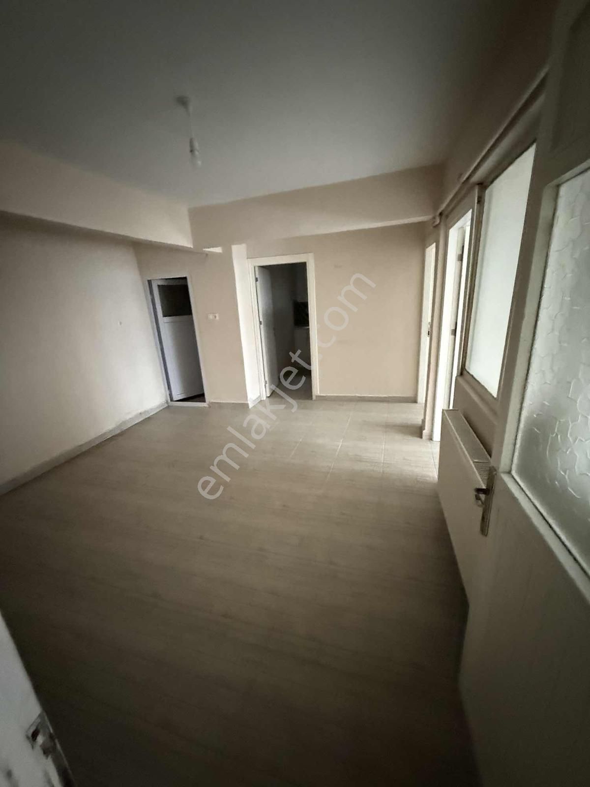 Metro Gayrimenkulden Okmeydanında Bağımsız Giriş Yenilenmiş 2+1 - Görsel 4