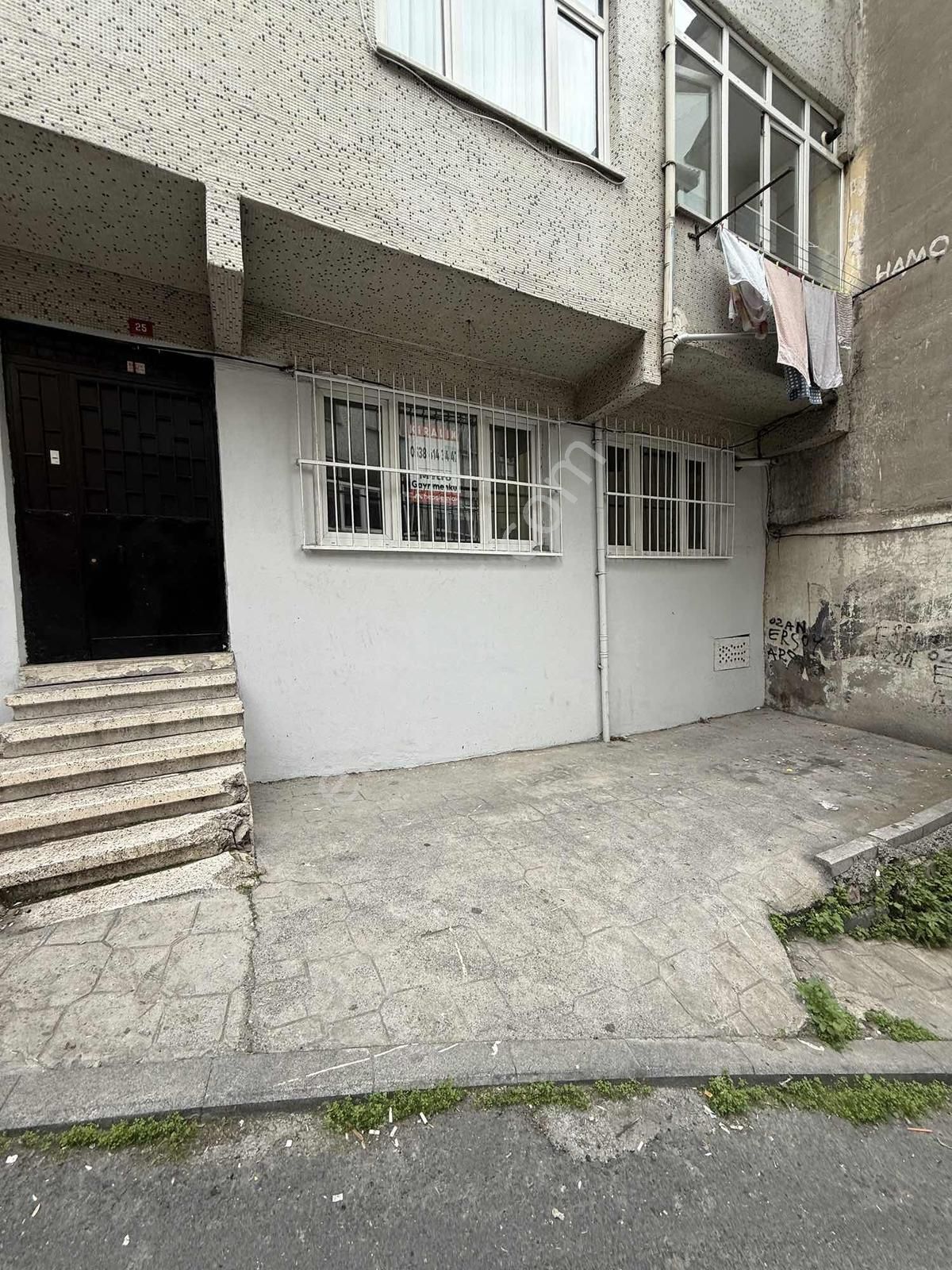 Metro Gayrimenkulden Okmeydanında Bağımsız Giriş Yenilenmiş 2+1