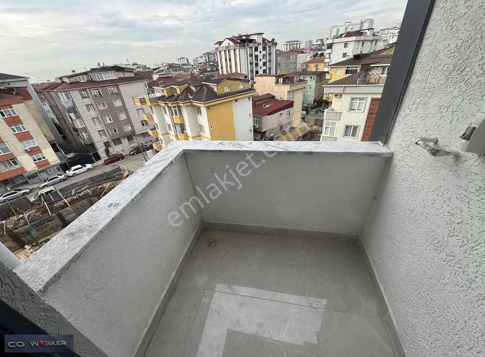 Pendik De Site İçinde Geniş Kullanımlı 2+1 Satılık Daire - Görsel 2