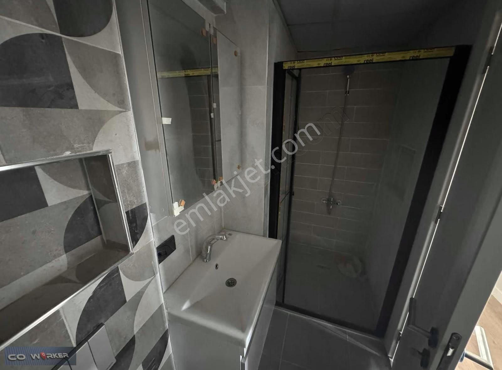 Pendik De Site İçinde Geniş Kullanımlı 2+1 Satılık Daire - Görsel 11