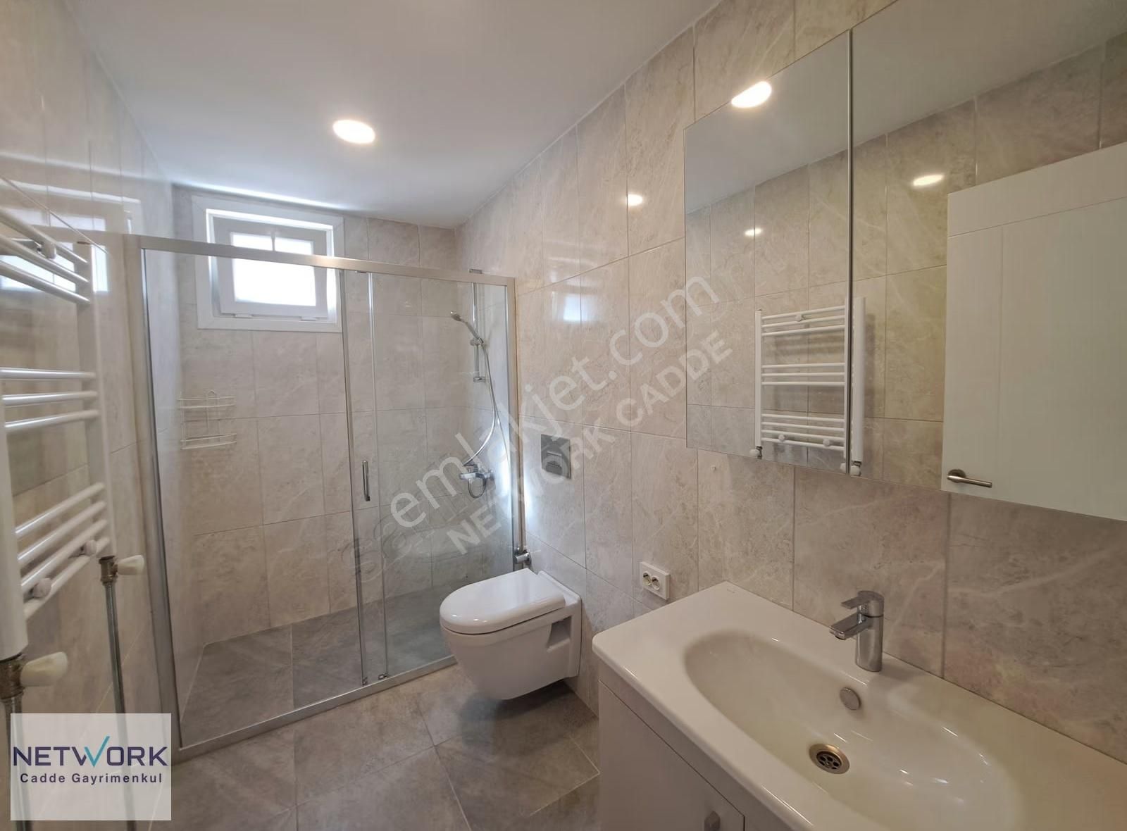 Caddebostan Sahil'de Yeni Binada Yüksek Kat 1+1 Daire - Görsel 26