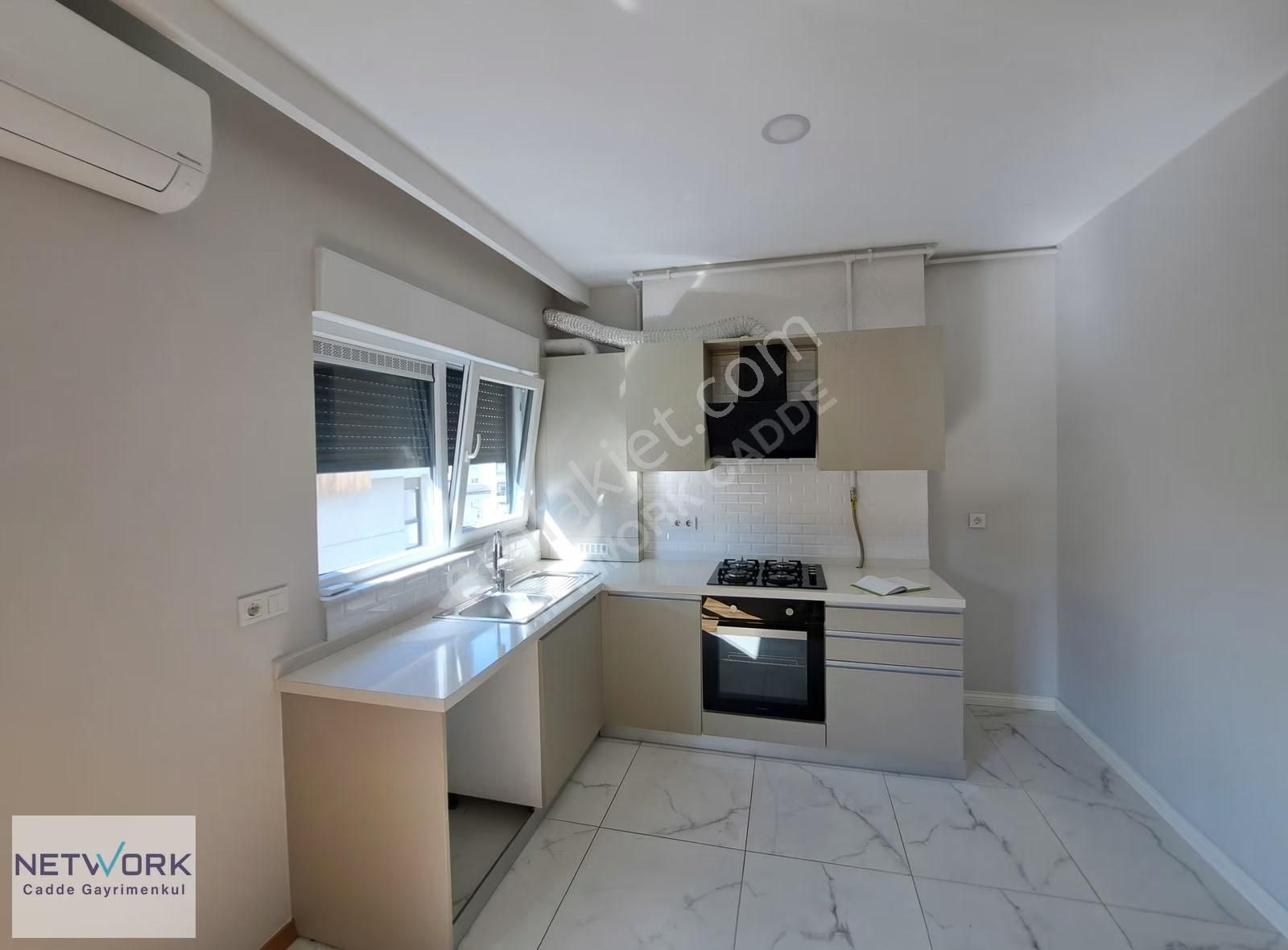 Caddebostan Sahil'de Yeni Binada Yüksek Kat 1+1 Daire - Görsel 24