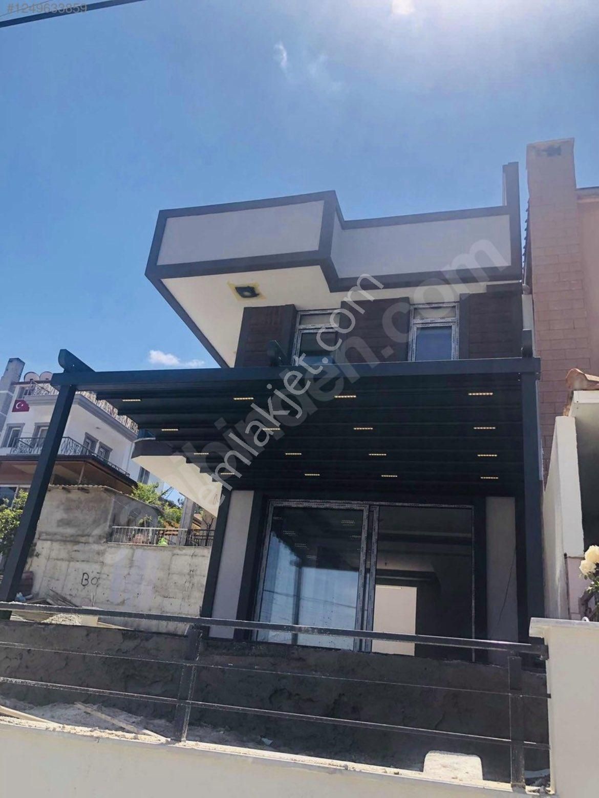 Karaova'da 2+1 Sıfır Geniş Bahçeli Satılık Villa - Görsel 2