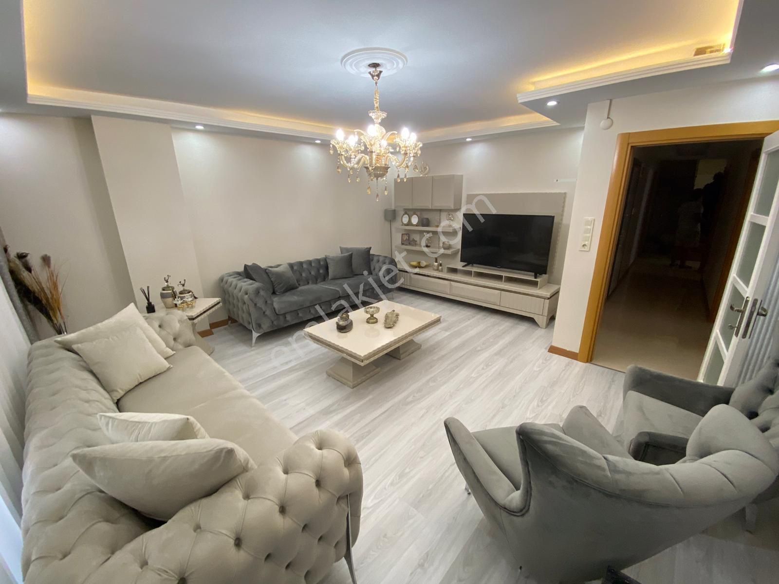 Bahçelievler Siyavuşpaşa Mahallesi 6+1 Geniş Kullanımlı Satılık - Görsel 2