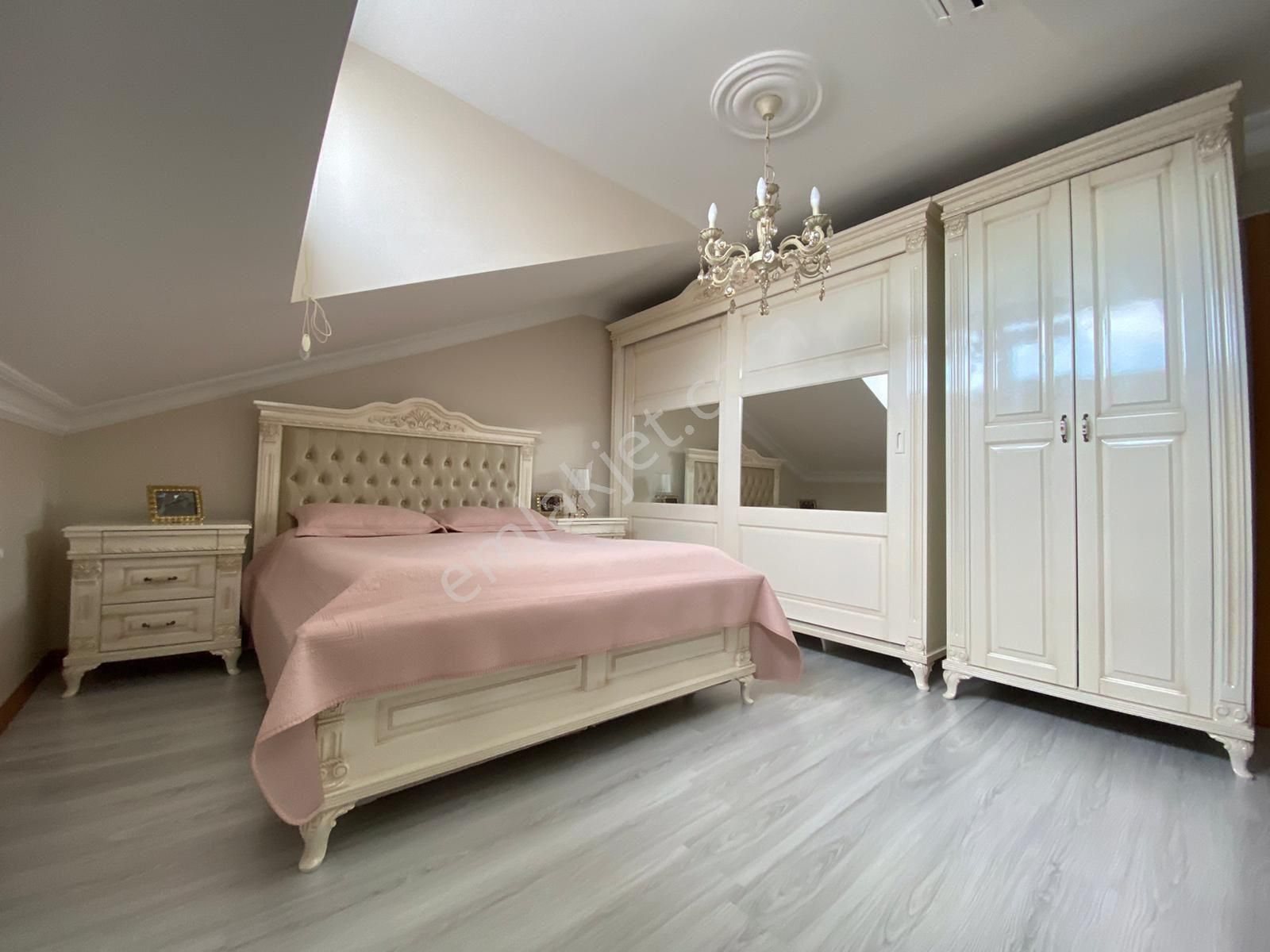 Bahçelievler Siyavuşpaşa Mahallesi 6+1 Geniş Kullanımlı Satılık - Görsel 21