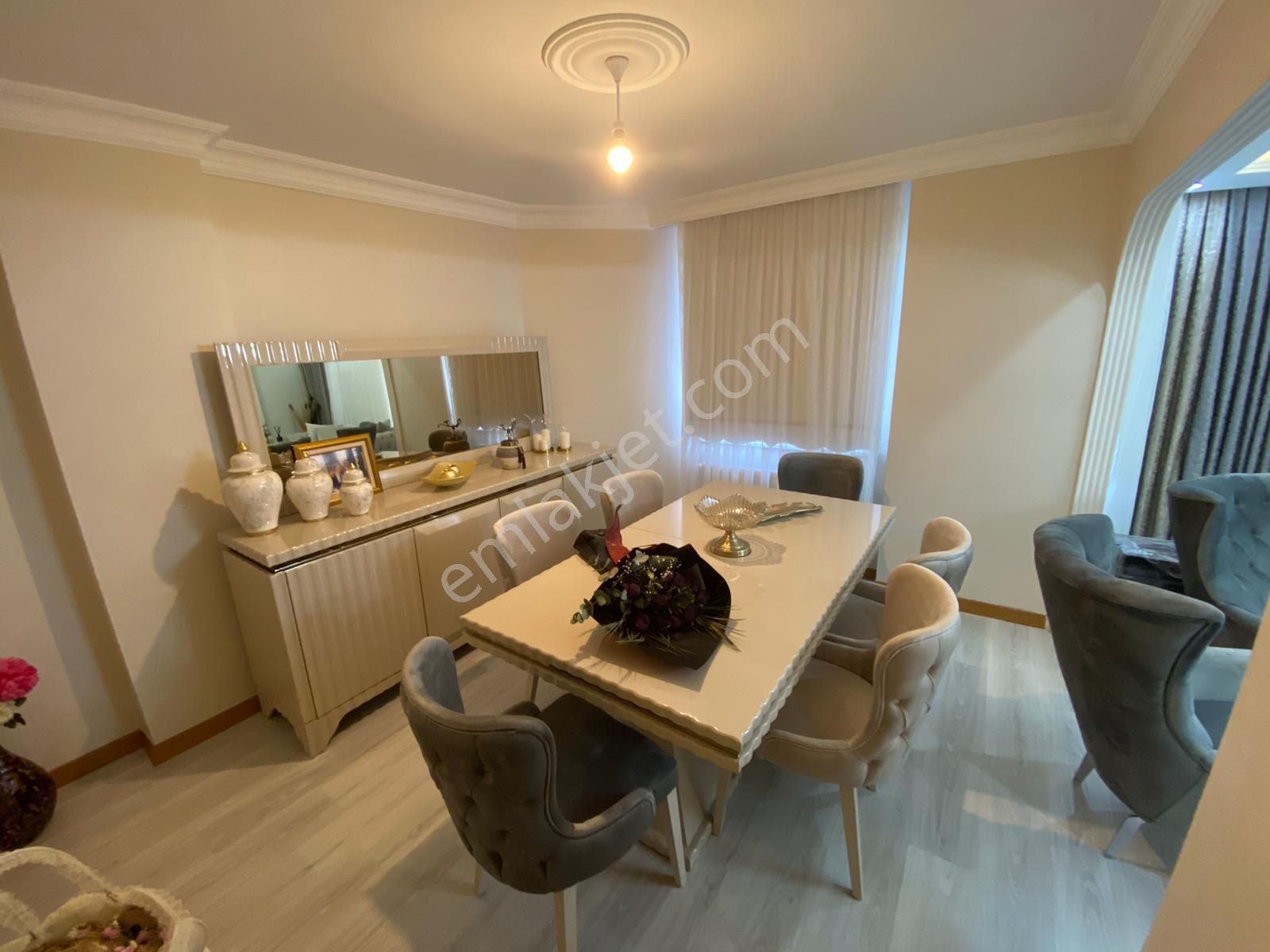 Bahçelievler Siyavuşpaşa Mahallesi 6+1 Geniş Kullanımlı Satılık - Görsel 4