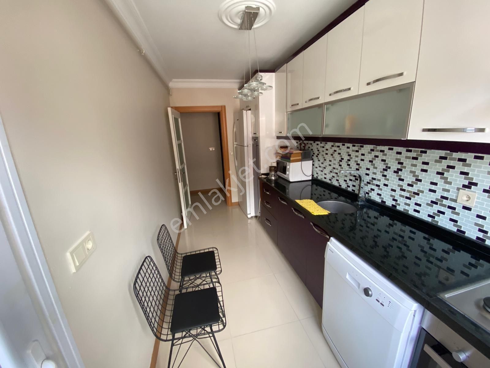 Bahçelievler Siyavuşpaşa Mahallesi 6+1 Geniş Kullanımlı Satılık - Görsel 12