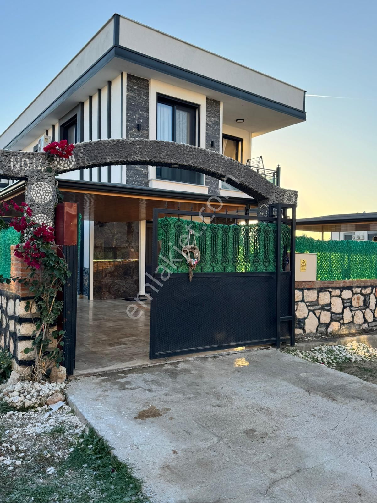 Didim Hisar Mah. 200 M2 Arsa Kullanımında 3+1 Ayrı Mutfaklı Ful Eşyalı Havuzlu Villamız Satışdadır - Görsel 2