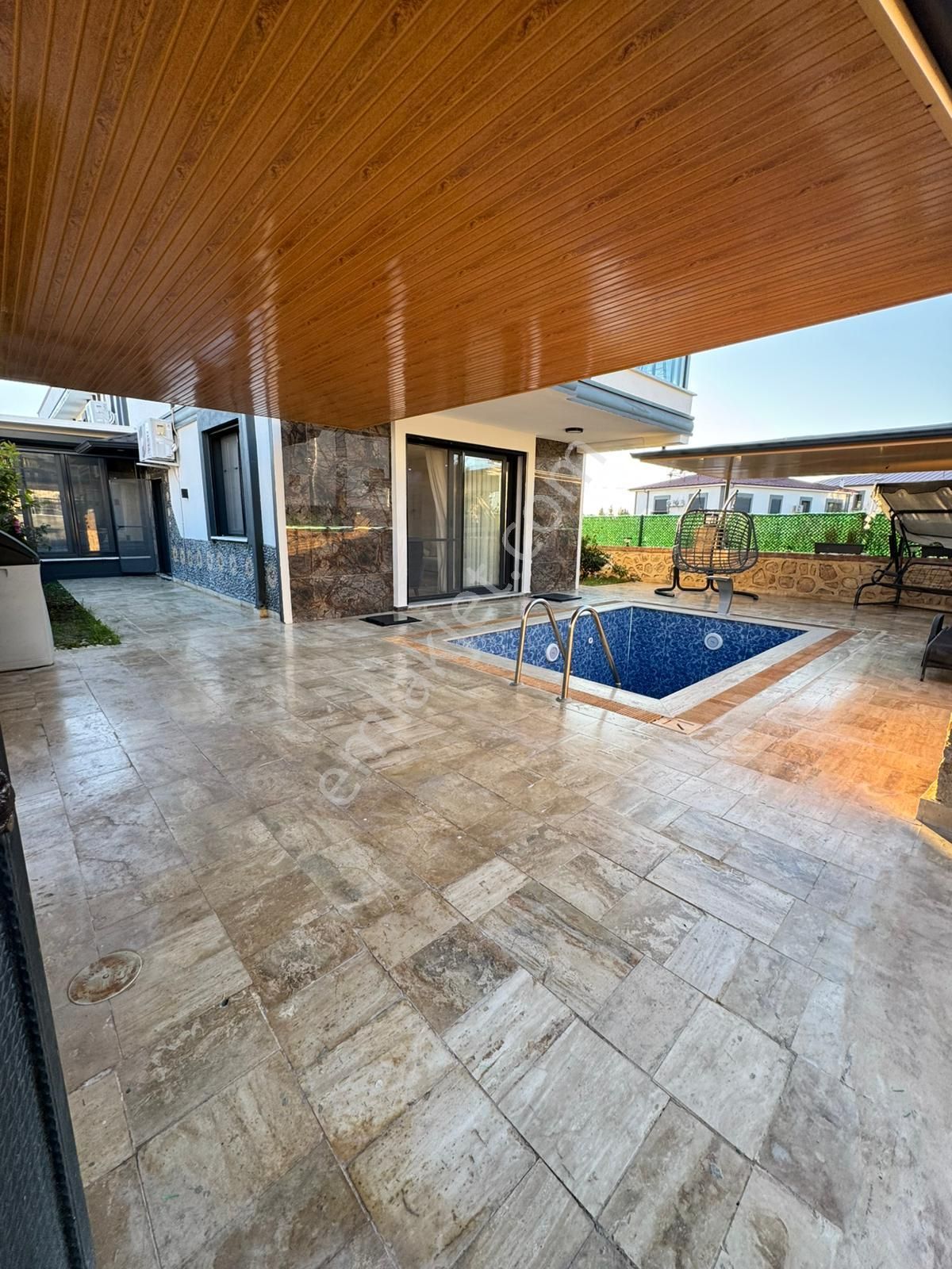 Didim Hisar Mah. 200 M2 Arsa Kullanımında 3+1 Ayrı Mutfaklı Ful Eşyalı Havuzlu Villamız Satışdadır - Görsel 4