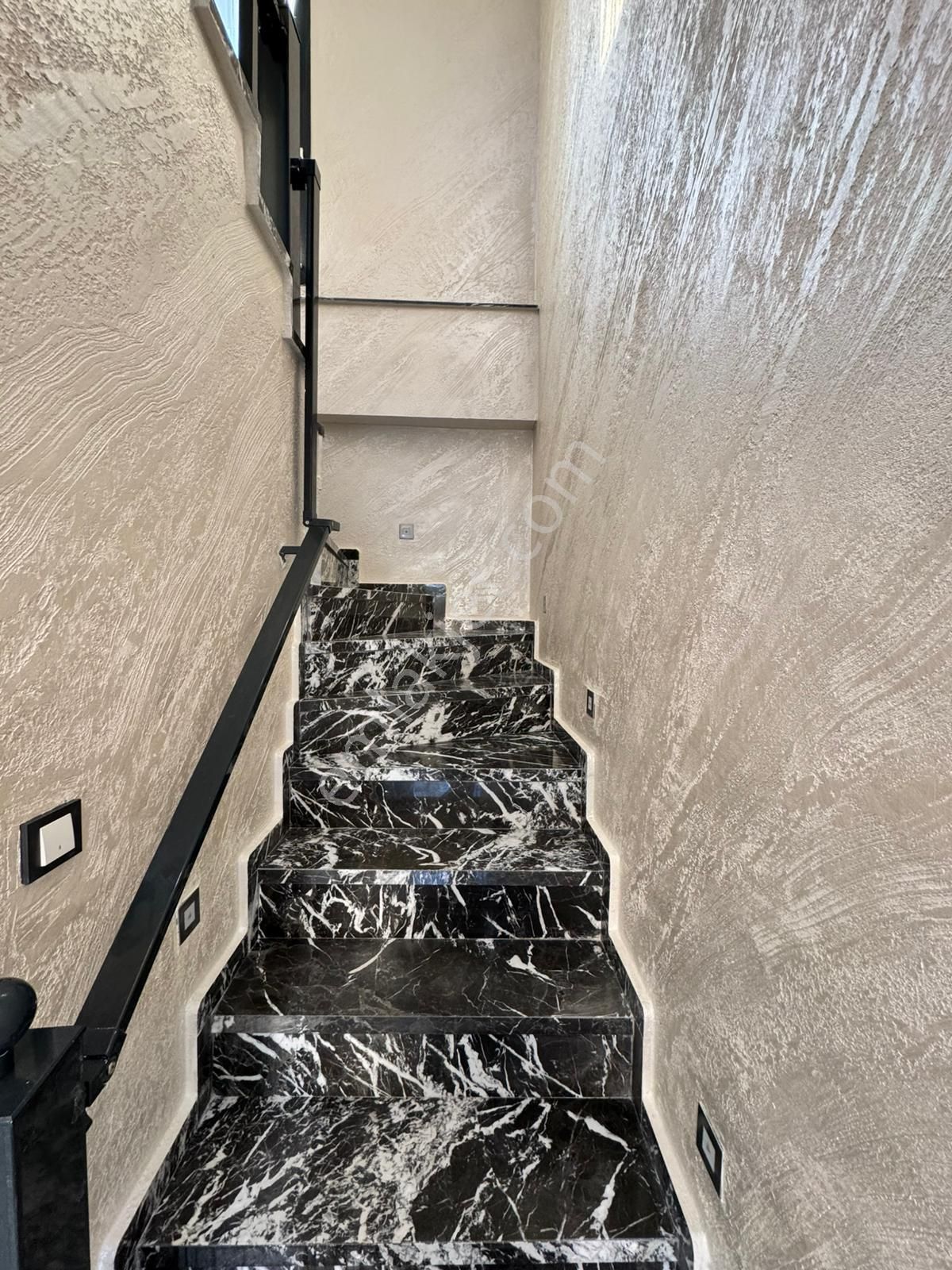 Didim Hisar Mah. 200 M2 Arsa Kullanımında 3+1 Ayrı Mutfaklı Ful Eşyalı Havuzlu Villamız Satışdadır - Görsel 30