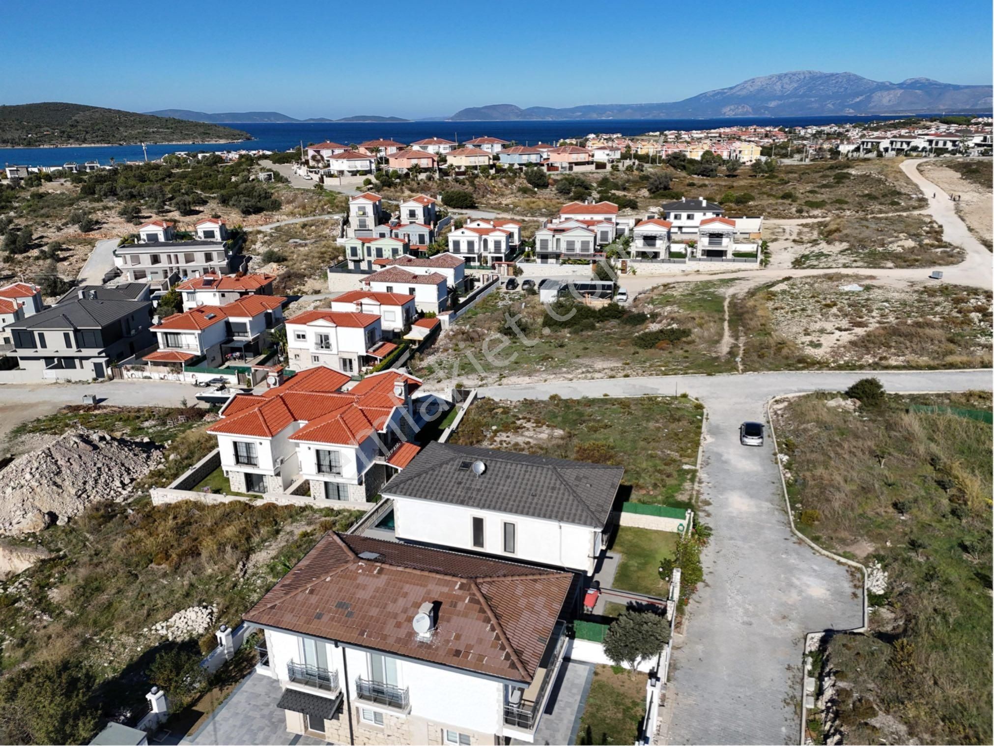 Çeşme’de Köşe Konumlu Emsalsiz Arsa - Görsel 4