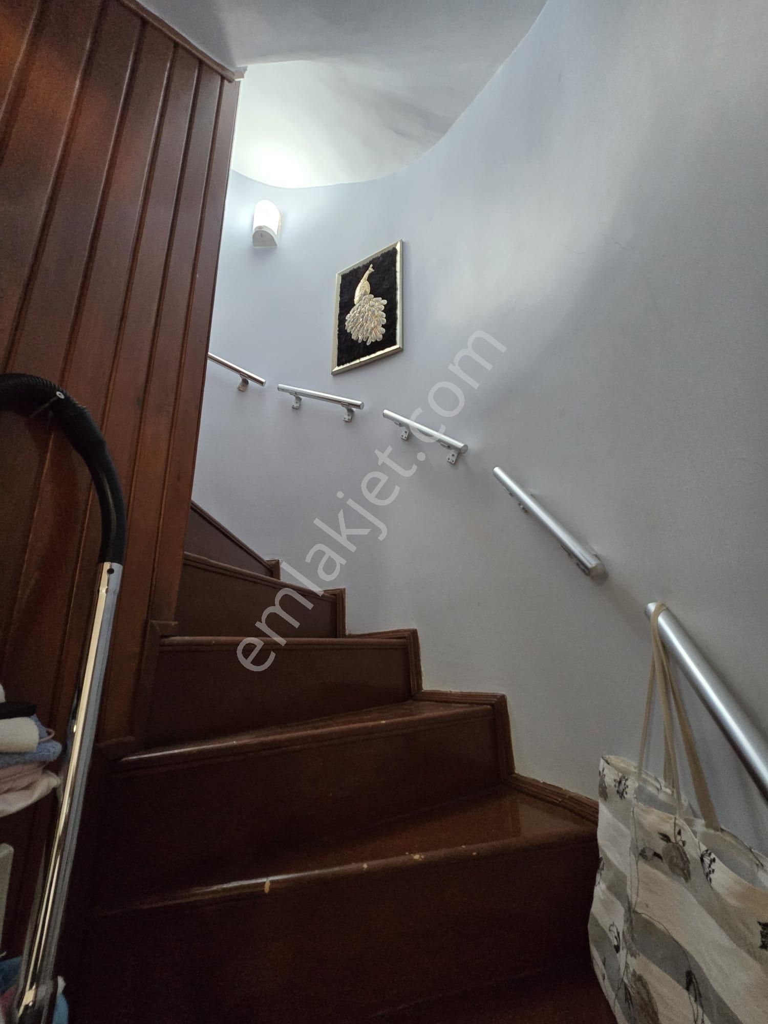 Satılık 3+1 Teraslı Villa Kendine Ait Bahçeli Denize 1100 M - Görsel 13