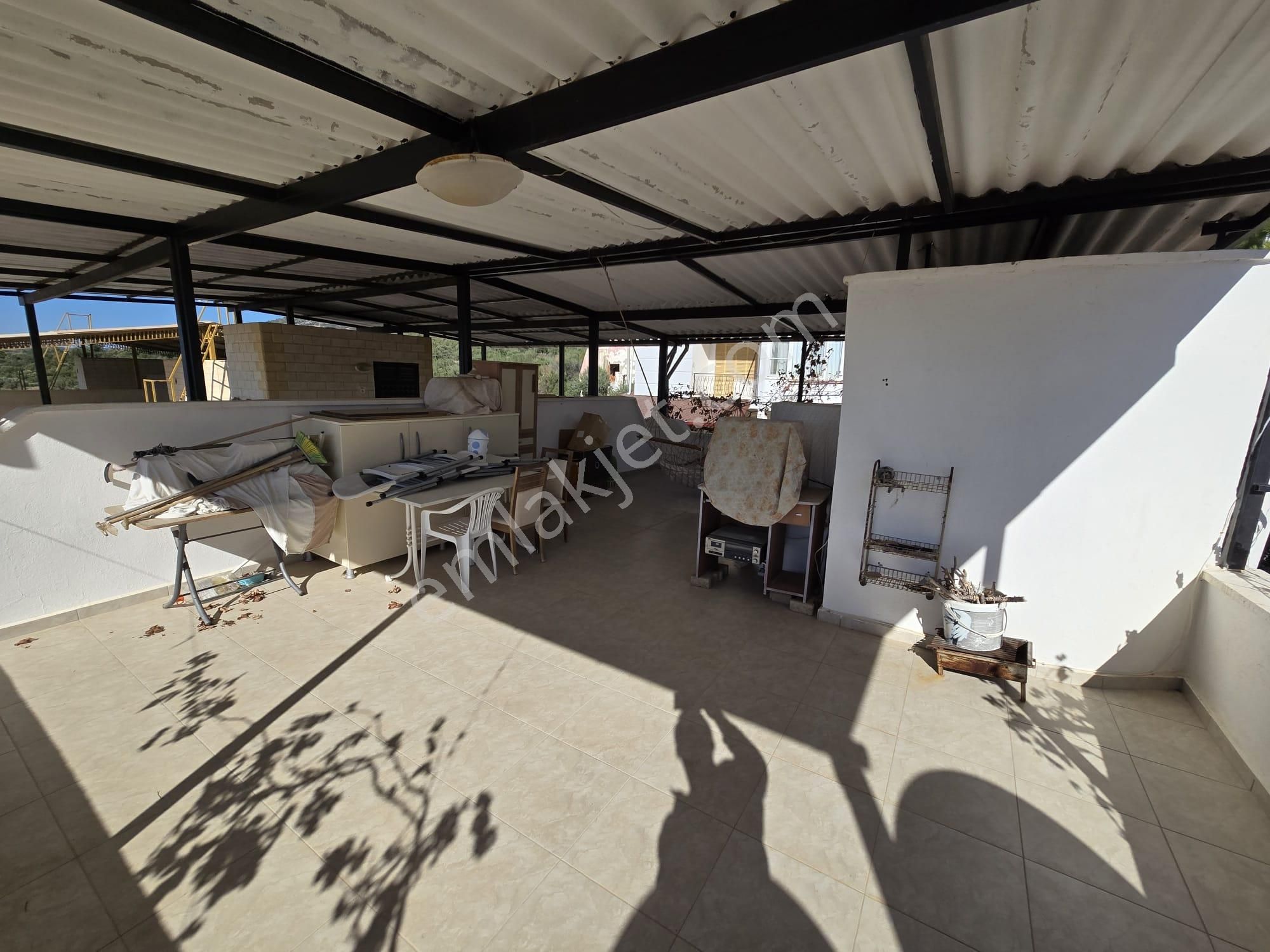 Satılık 3+1 Teraslı Villa Kendine Ait Bahçeli Denize 1100 M - Görsel 24