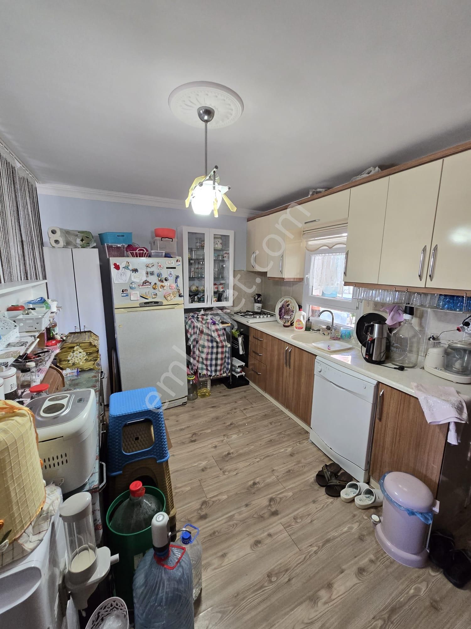 Satılık 3+1 Teraslı Villa Kendine Ait Bahçeli Denize 1100 M - Görsel 10