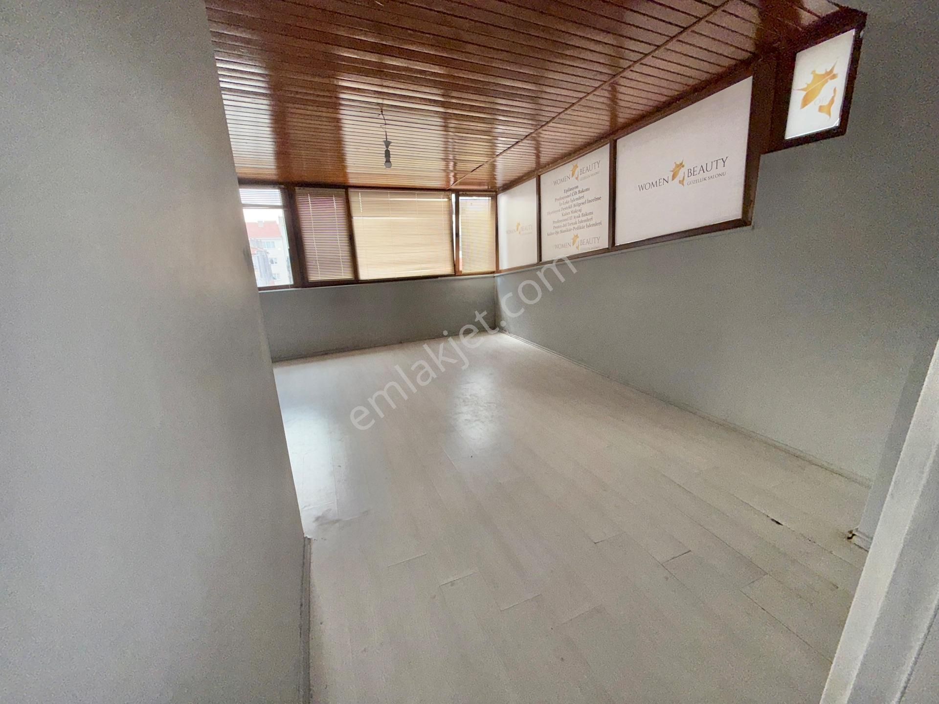 Yalova'nın Merkez'inde Muhteşem Konumda 3+1 Dubleks Daire - Görsel 13