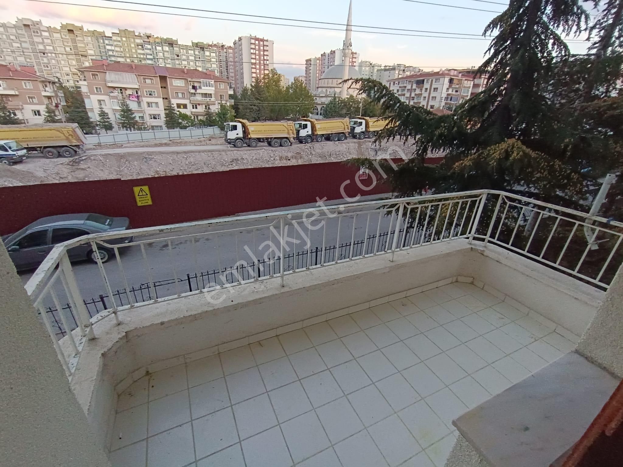Sincan Selçukluda 3+1 Ara Kat Ön Cephe Kiralık Daire - Görsel 28