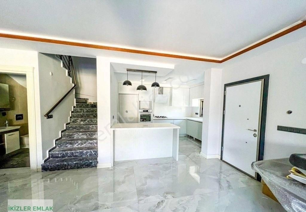 Ürkmez Deniz Tarafında Satılık 3+1 Geniş Ferah Kullanışlı Lüks Yazlık - Görsel 8