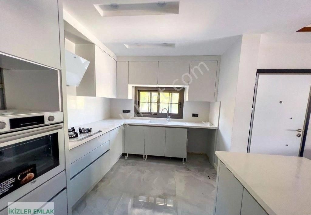Ürkmez Deniz Tarafında Satılık 3+1 Geniş Ferah Kullanışlı Lüks Yazlık - Görsel 9