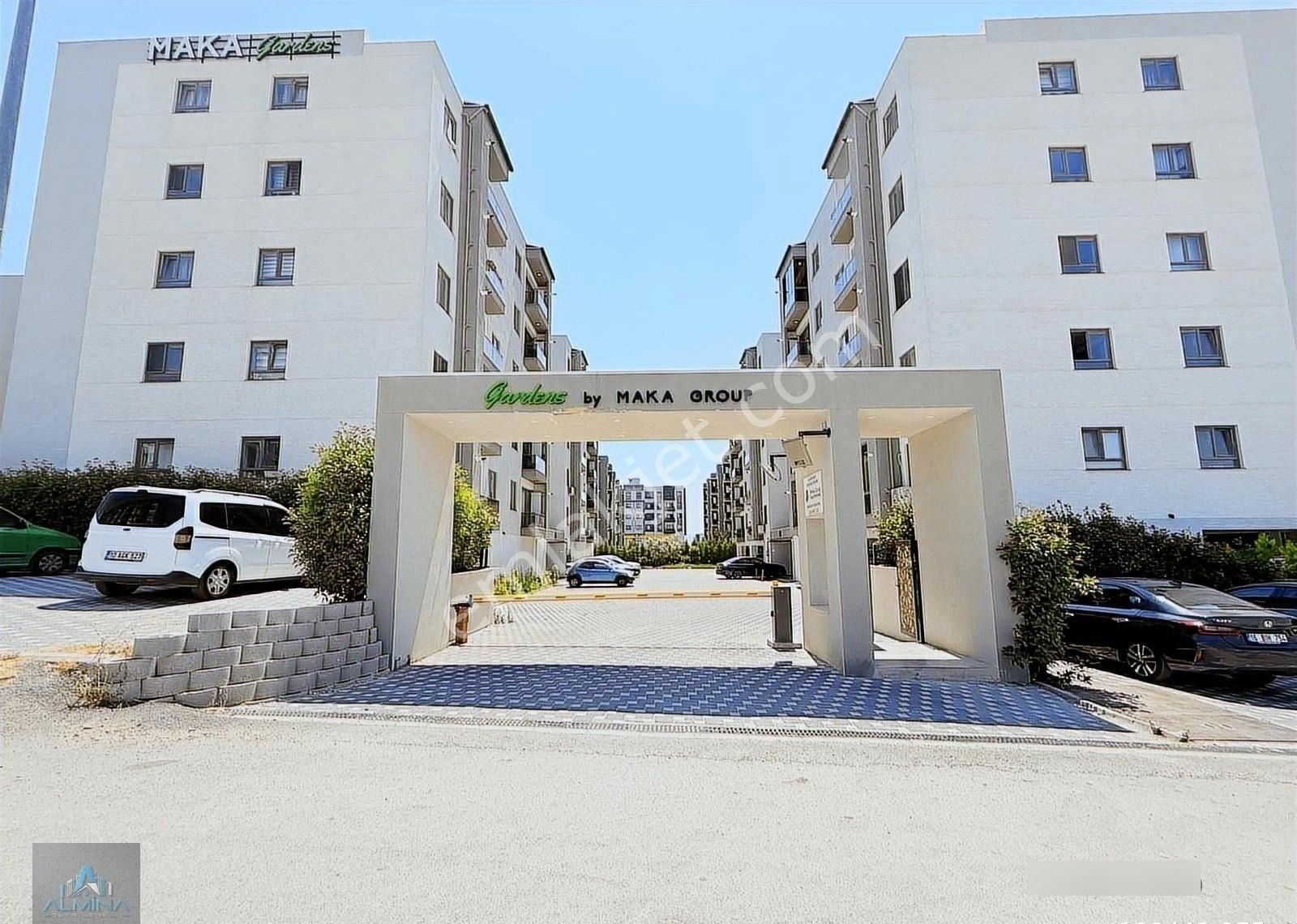 Almina Dan Maka Evlerinde Fırsat 2+1 Acil Satılık