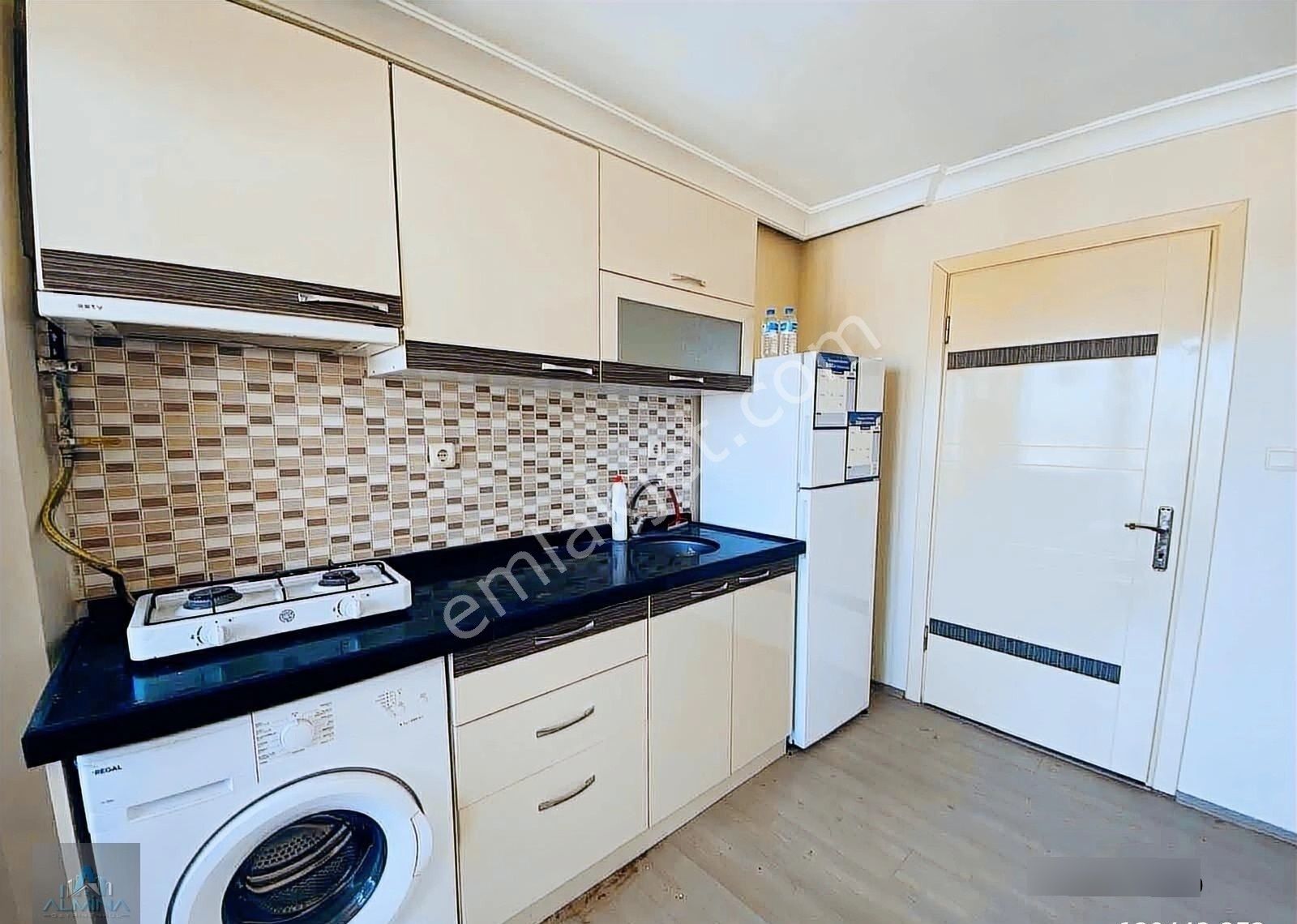 Almina'dan Atatürk Caddesi Üzerinde Geniş M2 Eşyalı 2+1 Kiralık - Görsel 19